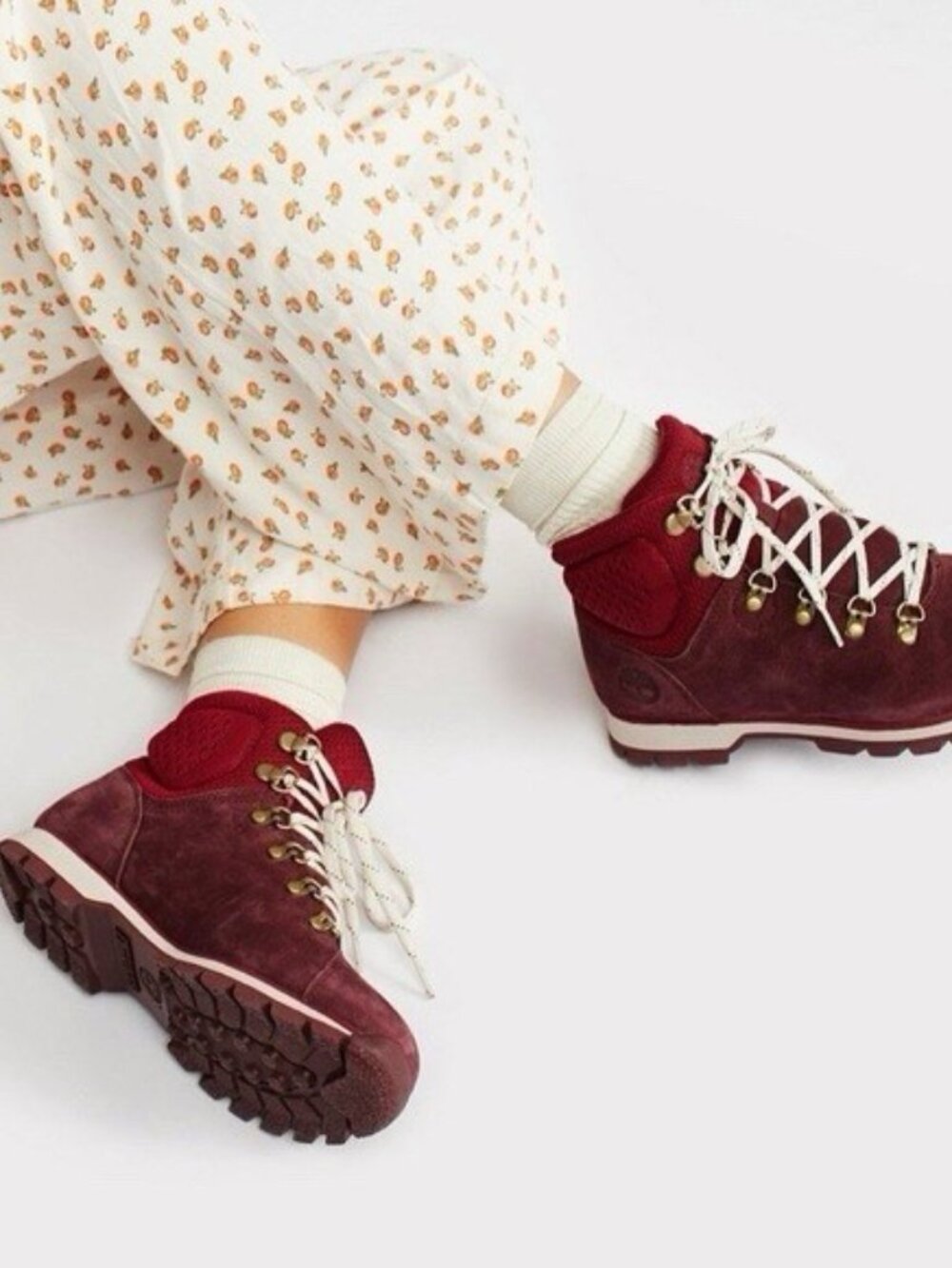 womens Timberlands alderwood mid size 7 EU38 Burgundy Hiking Boots Lace Up